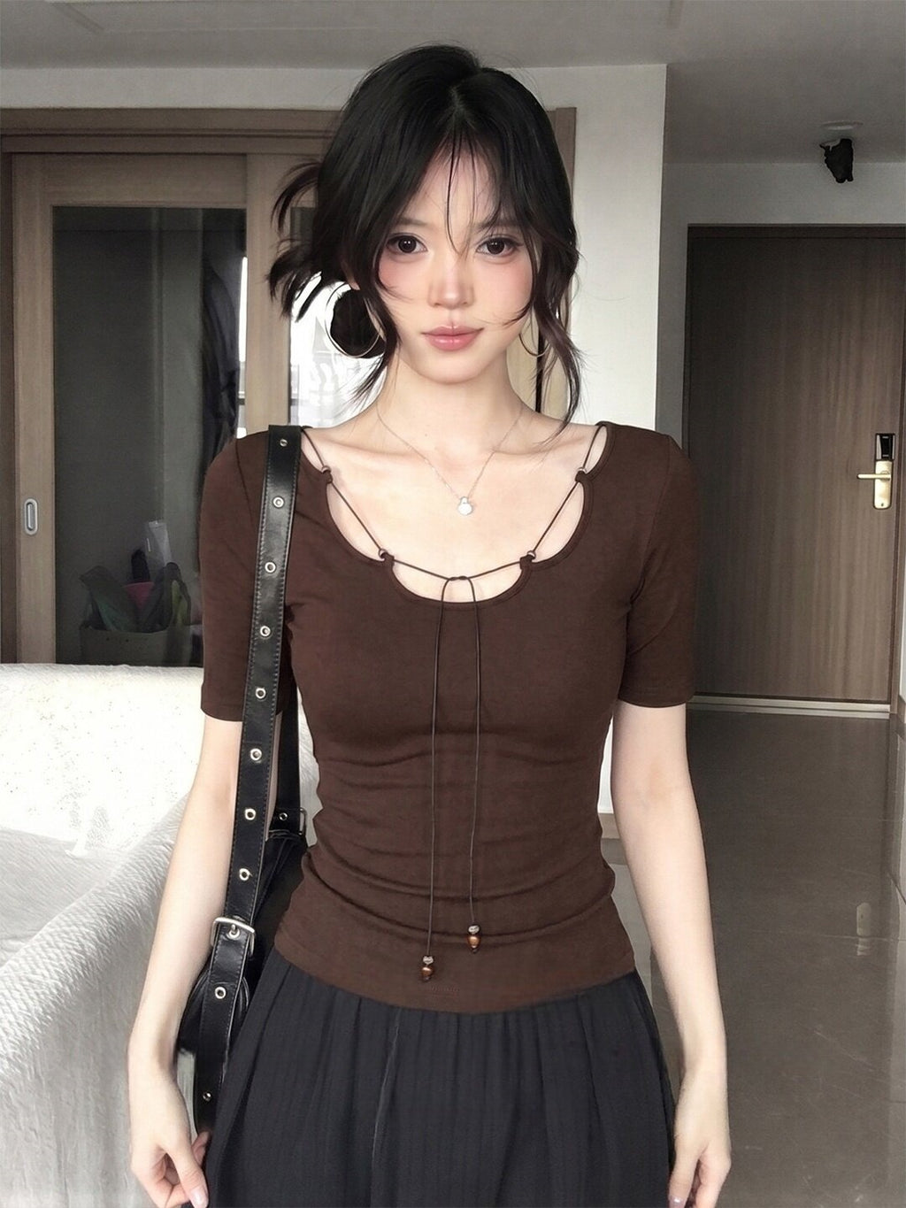 French Temperament With U-Neck Short-Sleeved T-Shirt For Women's Summer Design To Slim Thin Niche Tops