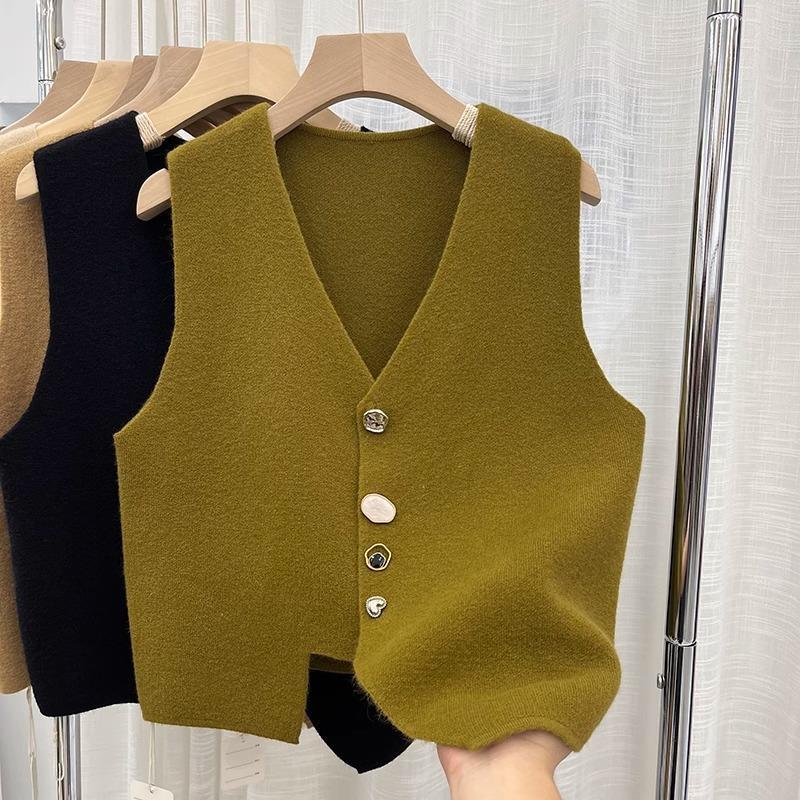 Designing A Small-Sized Button Irregular Vest Knitted Vest Woman's New Autumn 2025 Loose Outside The Shoulder