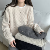 Kaning Fashion Round-Necked Jasmine Knitted Shirt 2026 Autumn And Winter New Blouse With Lazy Wind Sweater