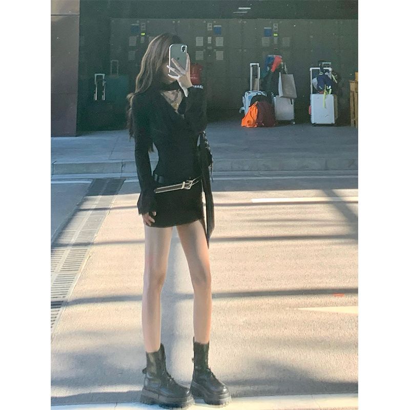 Spring Pure Lust Wind Hanging Neck Neck Long Sleeve Dress With Belt Slim Thin Ass Short Skirt