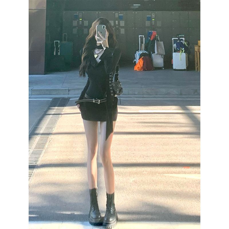 Spring Pure Lust Wind Hanging Neck Neck Long Sleeve Dress With Belt Slim Thin Ass Short Skirt