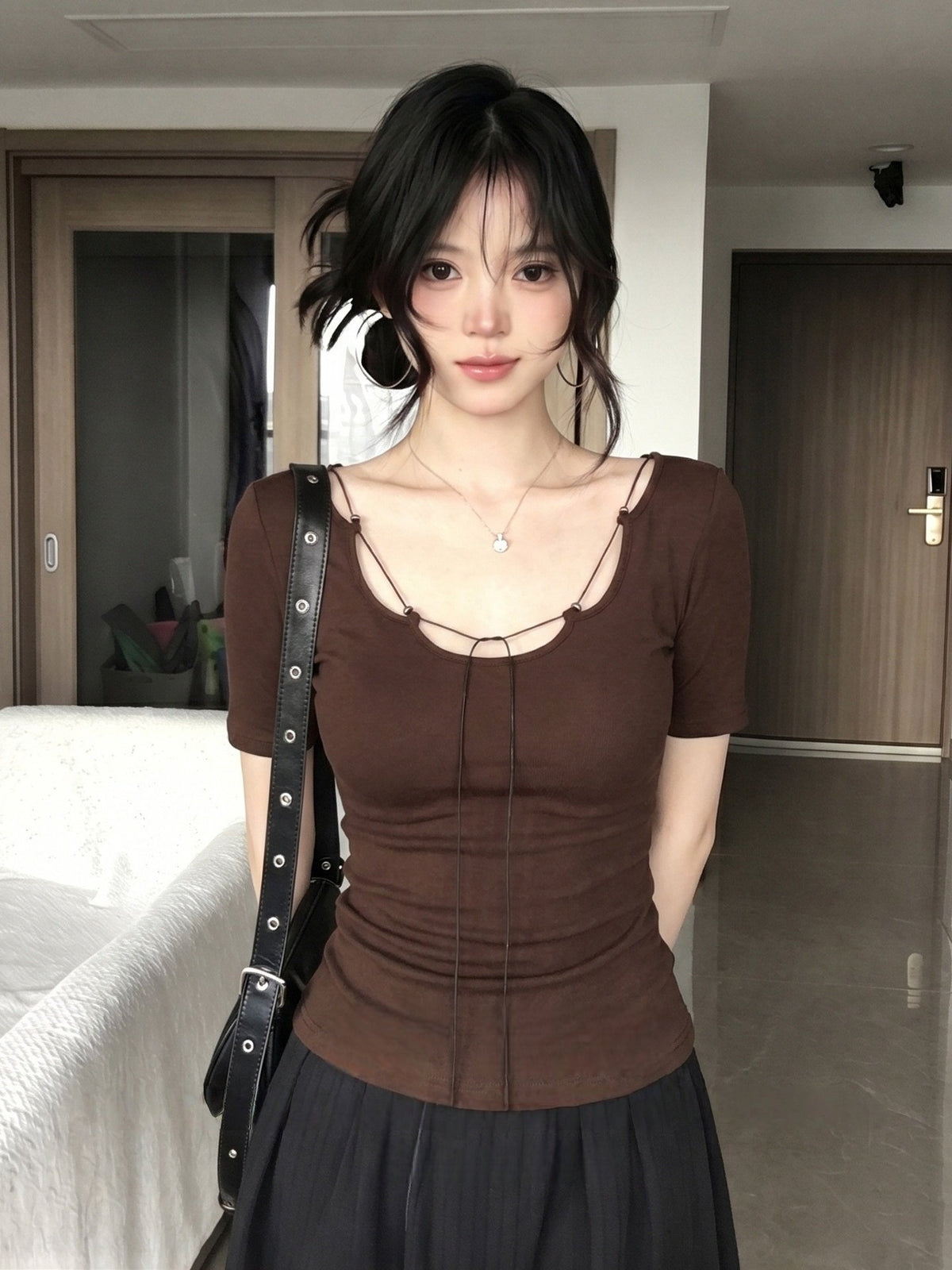 French Temperament With U-Neck Short-Sleeved T-Shirt For Women's Summer Design To Slim Thin Niche Tops