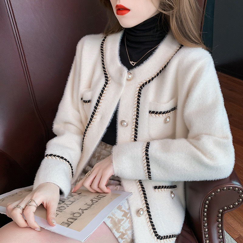 Small Fragrant Wind Set With Pearl Buckle Jacket 2025 New Imitation Watery Velvet Sweater Cardigan Women's Autumn And Winter Knitted Shirt Top