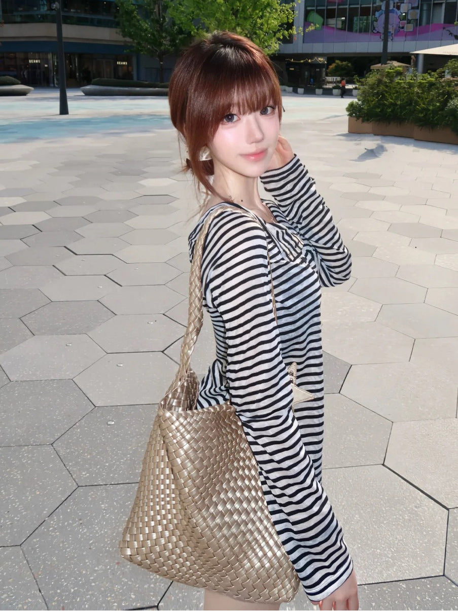 Lazy Wind High-End Striped Long-Sleeved Woman Autumn Leisure Thin Bottom Shirt Hot Girl Thin Top