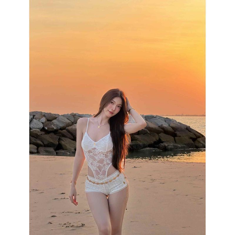 Sexy Hottie Rose Red Slings With Ajoint Dress Woman Spring New Slimming Net Yarn Hollow Blouse Tide