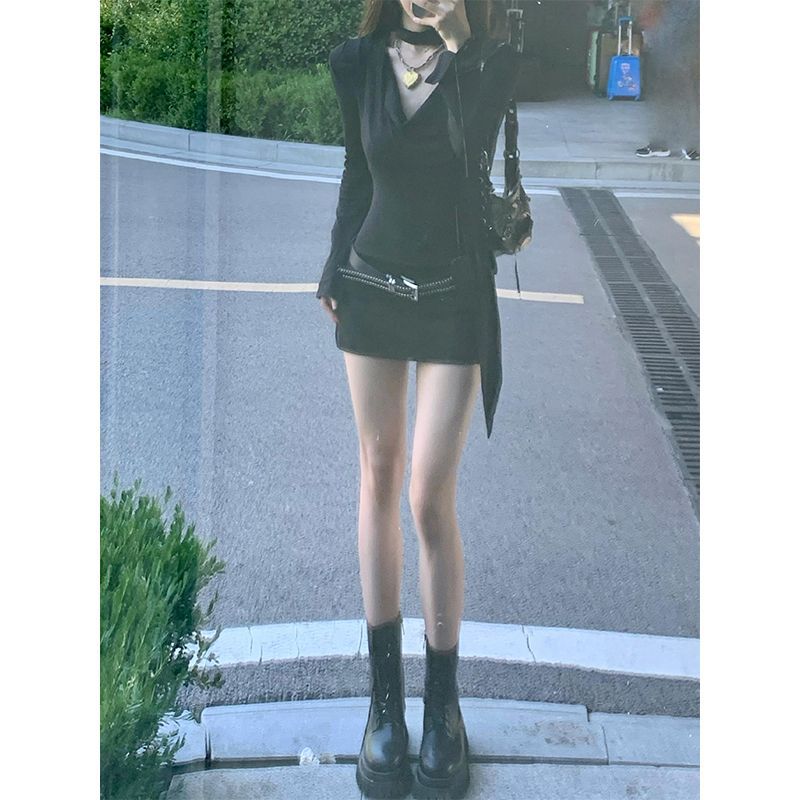 Spring Pure Lust Wind Hanging Neck Neck Long Sleeve Dress With Belt Slim Thin Ass Short Skirt