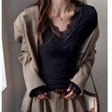 Lace Lace V-Neck Long Sleeve Shirt Lady With Autumn And Winter Thread De-Later Design Positive Shoulder T-Shirt
