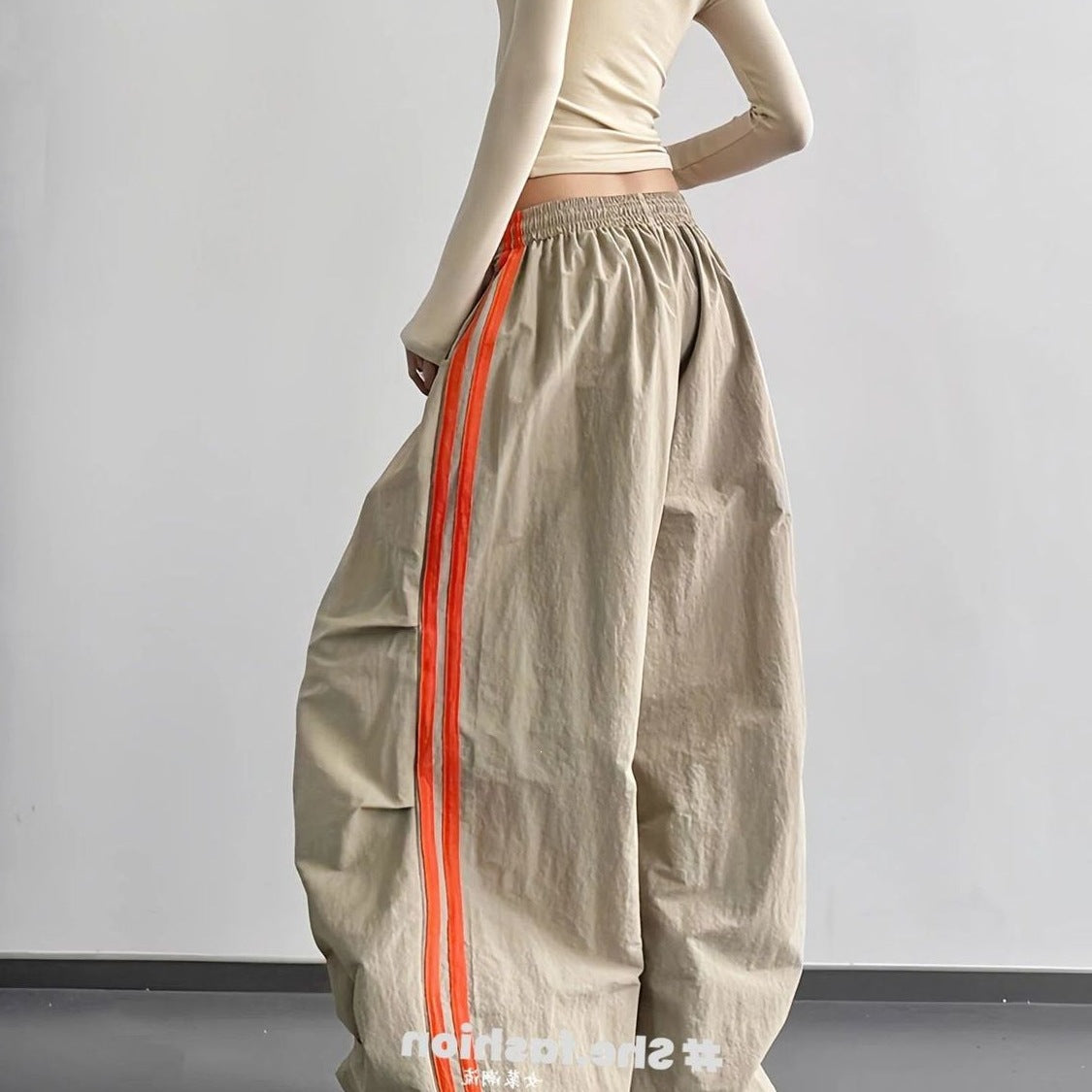 Vintage Red Sweatpants Women 2026 New Year Pop College Wind Jazz Dance Loose Scimits-On Shorts