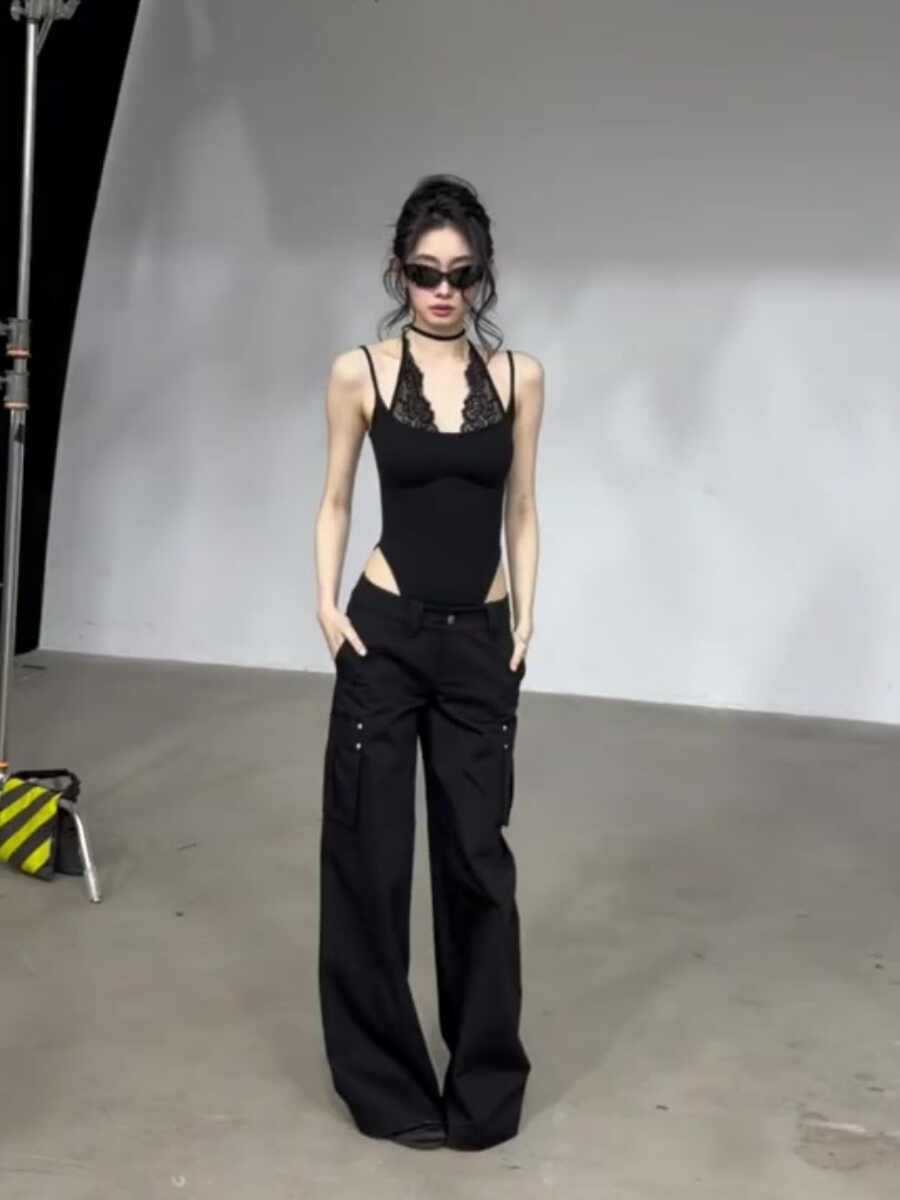 Vintage Lace Splicing Slinging Joint Bodysuit Woman Summer New Tight Air Inside The Net Red Top